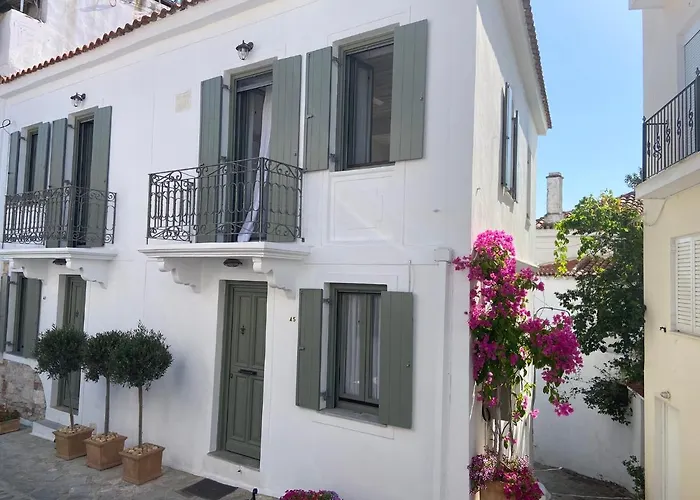 Raphael Skiathos Living-Olga